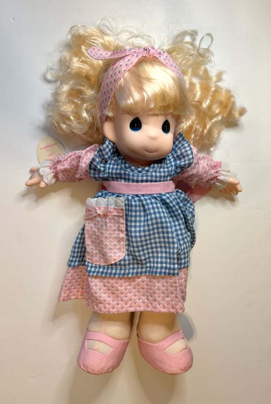 Precious Moments Lori Doll, Mommy I Love You Series 4th Edition, Item No. 1082